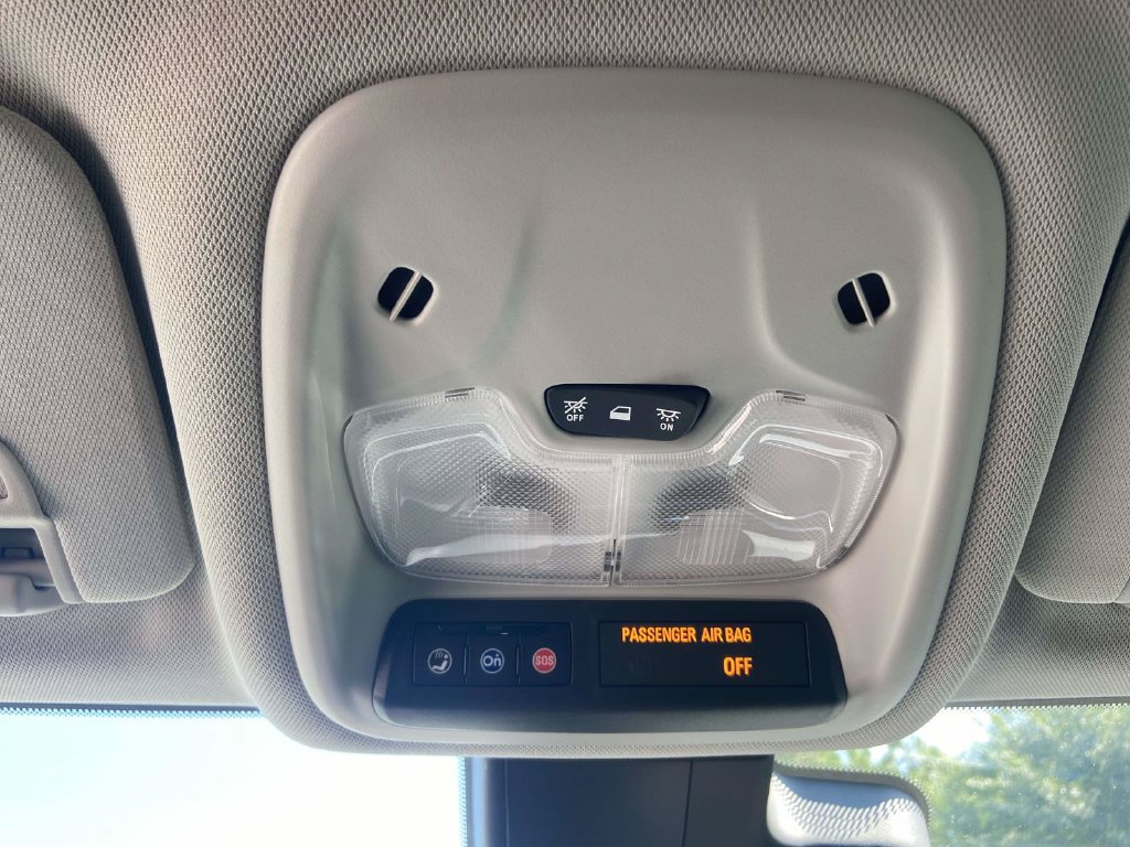 Used 2023 Chevrolet Bolt EUV LT w/ Comfort Package FWD image 23