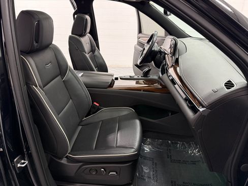 Used 2023 Cadillac Escalade ESV Premium Luxury AWD/4WD image 19