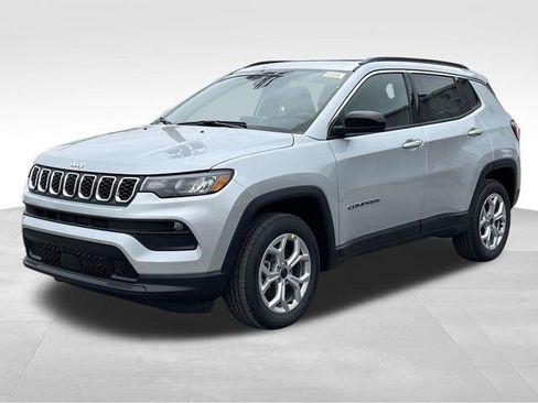 New 2026 Jeep Compass Latitude image 3