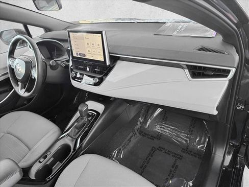 Certified 2025 Toyota Corolla SE image 21