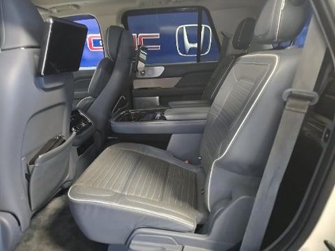 Used 2019 Lincoln Navigator Black Label w/ Cargo Package AWD/4WD image 5