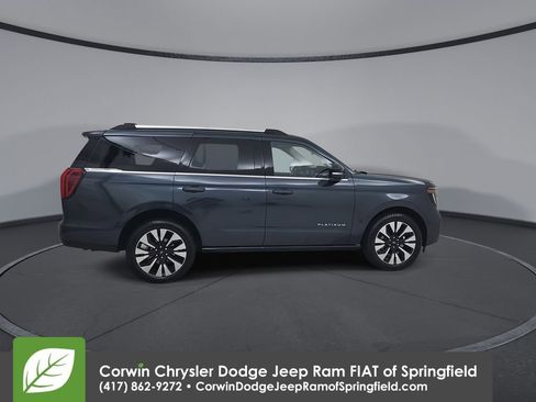 Used 2025 Ford Expedition Platinum w/ Driver's Package image 16