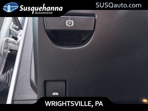 Used 2016 Dodge Challenger SRT w/ Technology Group image 30