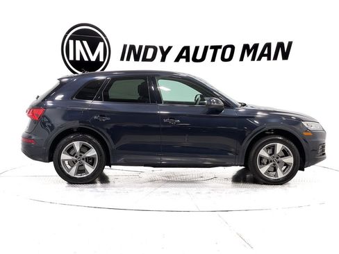 Used 2020 Audi Q5 2.0T Premium w/ Titanium Sport Package image 3
