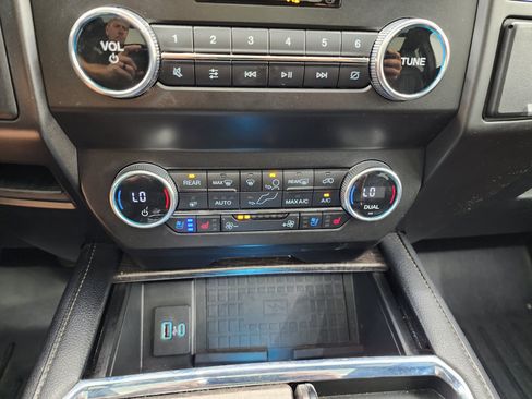 Used 2021 Ford Expedition Max Limited AWD/4WD image 17
