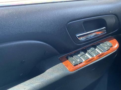 Used 2013 Chevrolet Avalanche LS AWD/4WD image 16