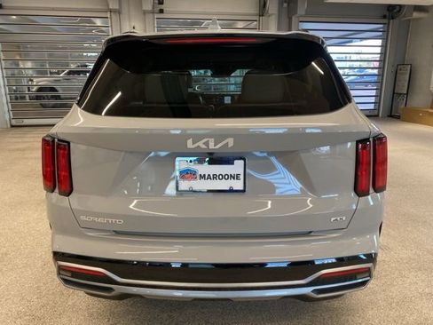 Used 2023 Kia Sorento SX image 6