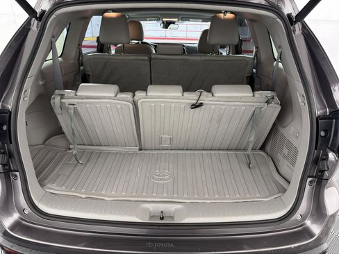Used 2019 Toyota Highlander XLE image 27
