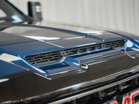 Used 2022 GMC Sierra 3500 AT4 w/ AT4 Preferred Package image 18