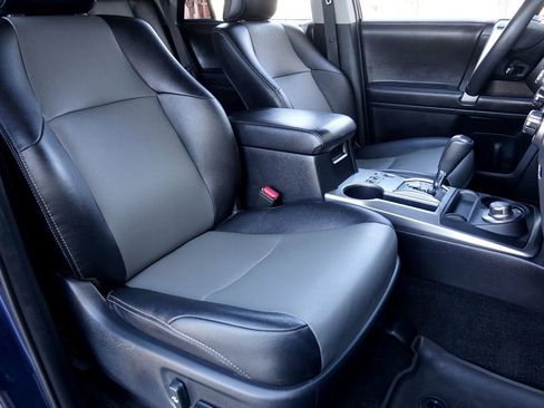 Used 2022 Toyota 4Runner SR5 Premium image 8