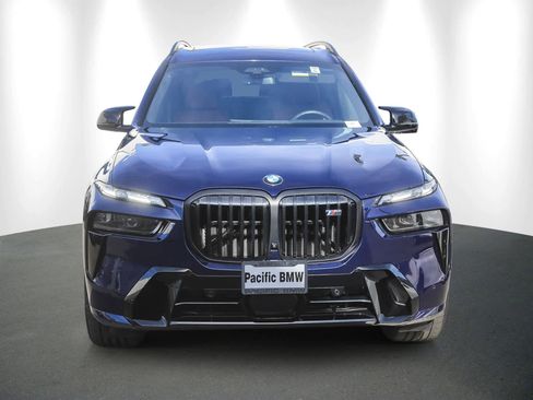 Used 2025 BMW X7 M60i image 2