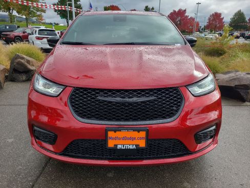 New 2026 Chrysler Pacifica Select image 14