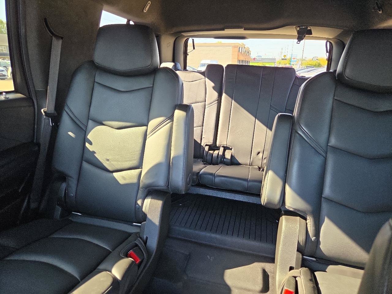 Used 2018 Cadillac Escalade Platinum AWD/4WD image 11