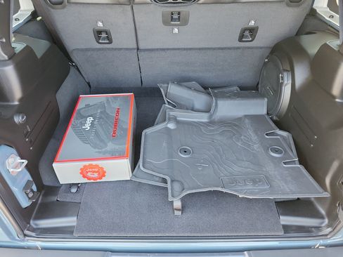 Used 2024 Jeep Wrangler Unlimited Rubicon 392 AWD/4WD image 10