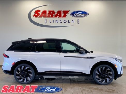 New 2026 Lincoln Nautilus Reserve image 1