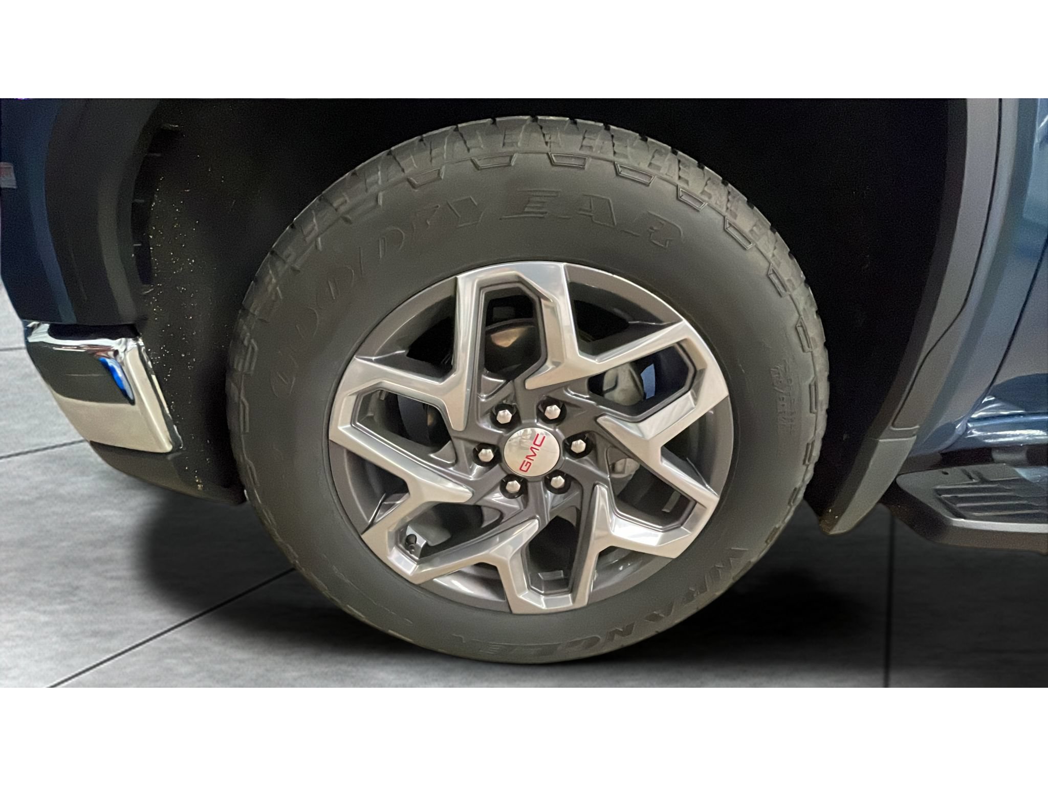 Used 2024 GMC Sierra 1500 SLT w/ SLT Premium Plus Package AWD/4WD image 18