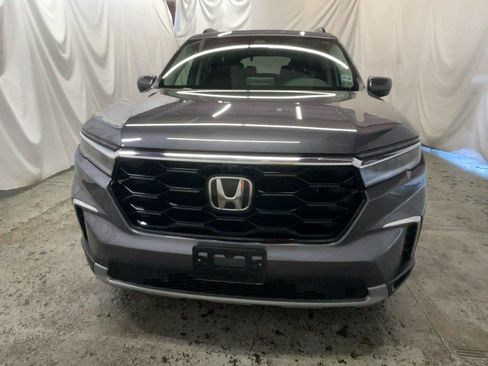 Used 2025 Honda Pilot Elite image 15
