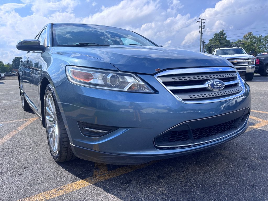 Used 2010 Ford Taurus Limited AWD/4WD image 4