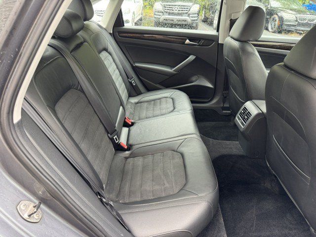 Used 2015 Volkswagen Passat TDI SEL Premium FWD image 35