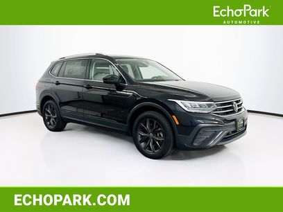 Used 2023 Volkswagen Tiguan SE w/ Panoramic Sunroof Package