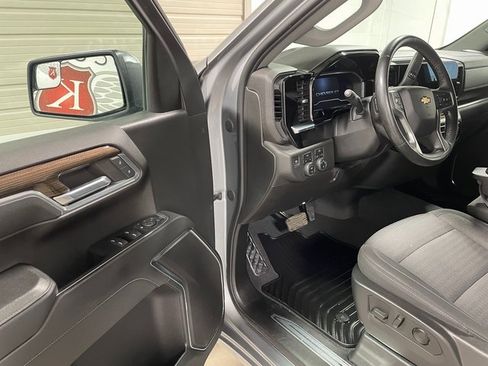 Used 2023 Chevrolet Silverado 1500 LT image 10
