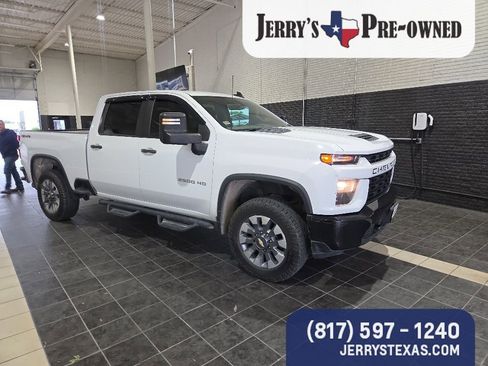 Used 2022 Chevrolet Silverado 2500 Custom w/ Custom Value Package AWD/4WD image 2