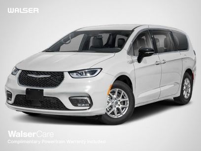 New 2026 Chrysler Pacifica Select