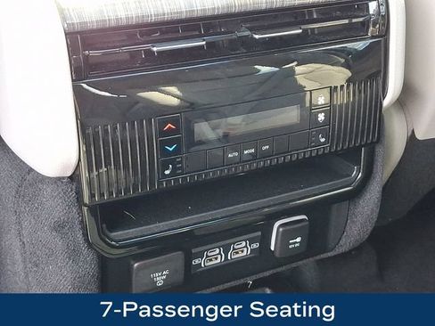 Used 2022 Jeep Wagoneer Series III w/ Premium Group I AWD/4WD image 19