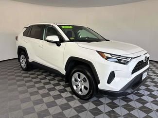 Used 2025 Toyota RAV4 LE AWD/4WD video 1