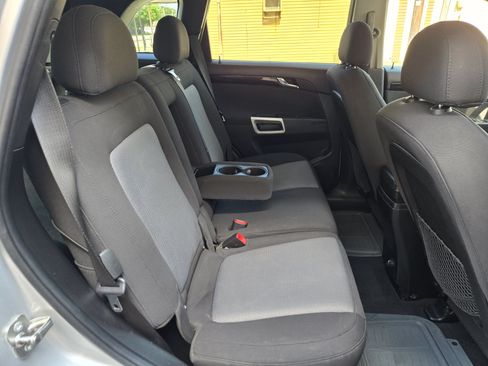 Used 2013 Chevrolet Captiva Sport LT FWD image 11