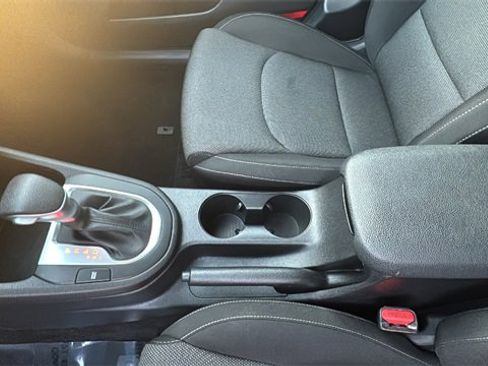 Used 2024 Kia Forte LXS image 19
