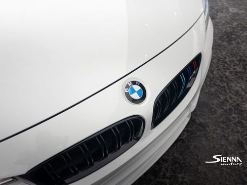 Used 2017 BMW M4 Convertible image 10