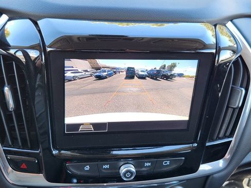 Used 2021 Chevrolet Traverse LT AWD/4WD image 9