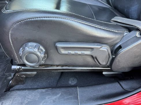 Used 2018 Jeep Wrangler Unlimited Sahara AWD/4WD image 12