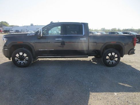 New 2026 GMC Sierra 2500 Denali w/ Denali Reserve Package image 10