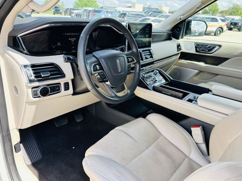 Used 2021 Lincoln Navigator Reserve w/ Luxury Package AWD/4WD image 21