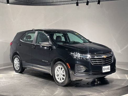 Used 2023 Chevrolet Equinox LS image 38