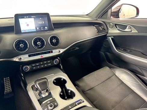Used 2018 Kia Stinger GT2 RWD image 30
