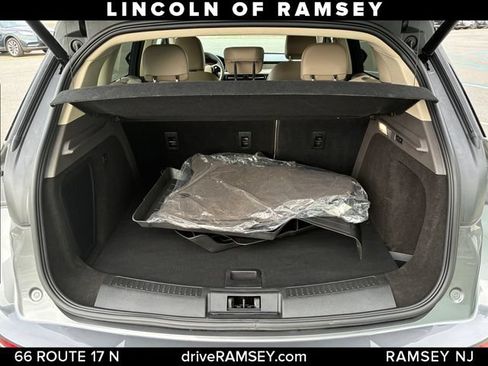 Used 2022 Lincoln Corsair AWD w/ Equipment Group 101A image 6