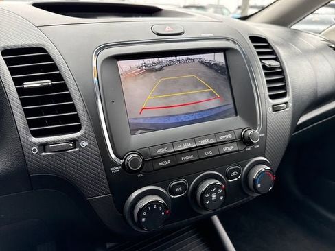 Used 2017 Kia Forte S FWD image 17