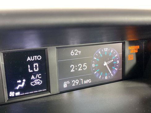 Used 2018 Subaru Forester 2.5i Limited AWD/4WD image 17