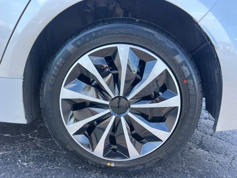 Used 2020 Toyota Corolla LE image 37