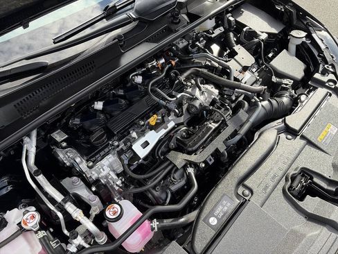 Used 2023 Toyota Prius XLE AWD/4WD image 19