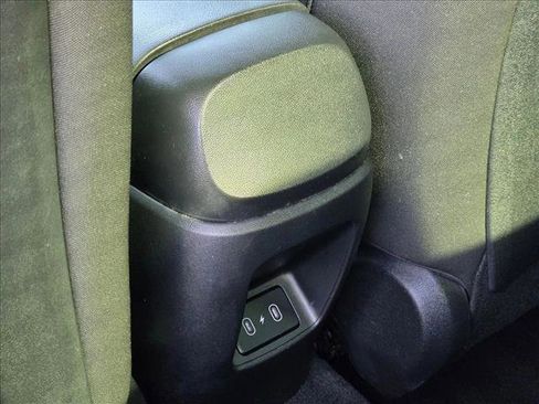 Used 2025 Hyundai Elantra SEL image 17