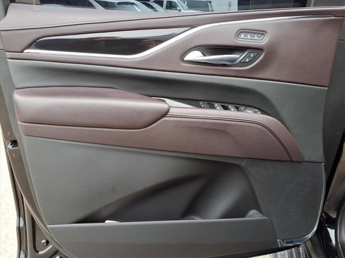 Used 2023 Cadillac Escalade Sport Platinum w/ LPO, ONYX Package image 13