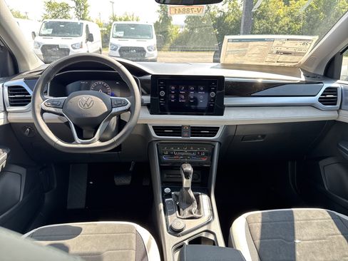 New 2025 Volkswagen Taos SE image 12