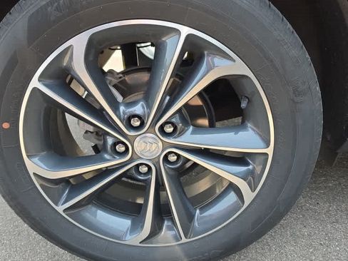 Used 2021 Buick Encore GX Essence w/ Advanced Technology Package FWD image 6