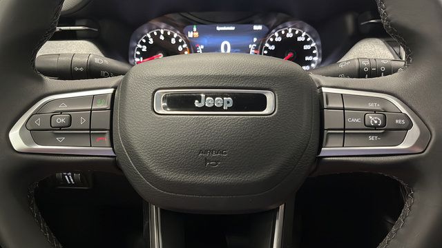 Used 2024 Jeep Compass Latitude AWD/4WD image 14