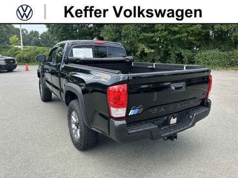 Used 2017 Toyota Tacoma SR5 w/ Tow Package AWD/4WD image 3