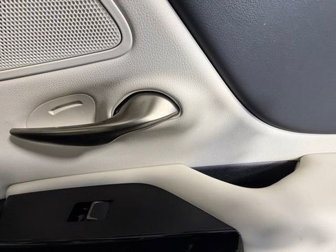 Certified 2025 Lexus ES 300h w/ Premium Package image 30